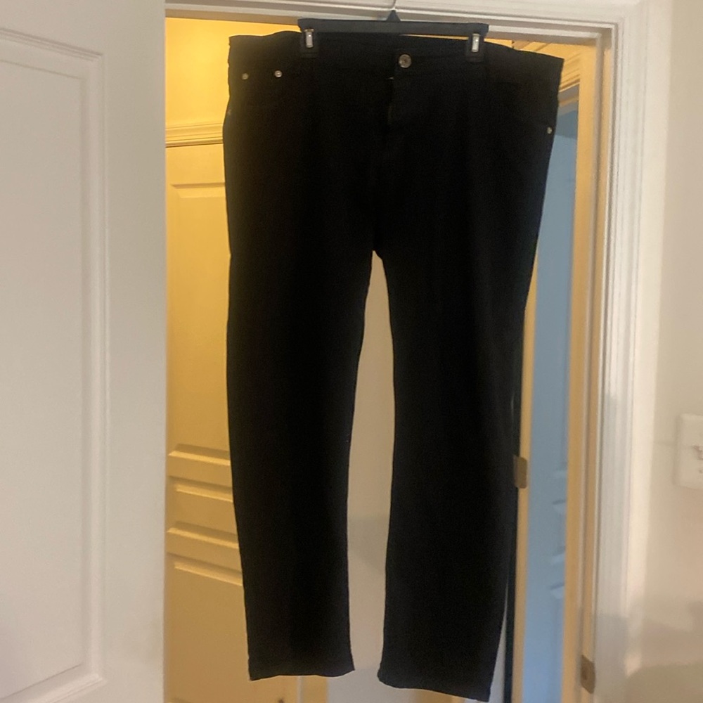 Men’s Black Denim Jeans 42X30.